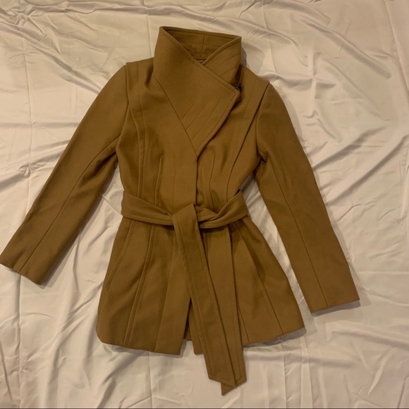 Camel Babaton Coat *note belt loops are thread bare but functional* - Picture 6 of 6